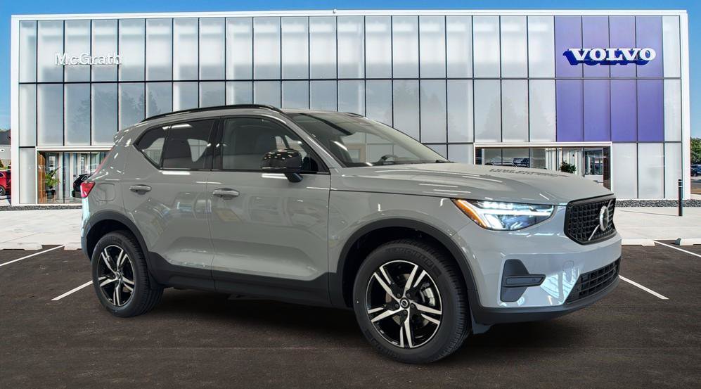 New 2026 Volvo XC40 B5 Core w/ Protection Package Premier