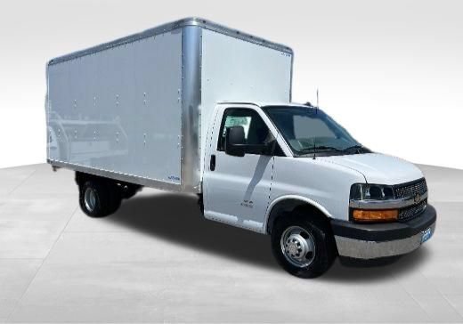 New 2025 Chevrolet Express 4500 Extended w/ Power Convenience Package RWD image 2