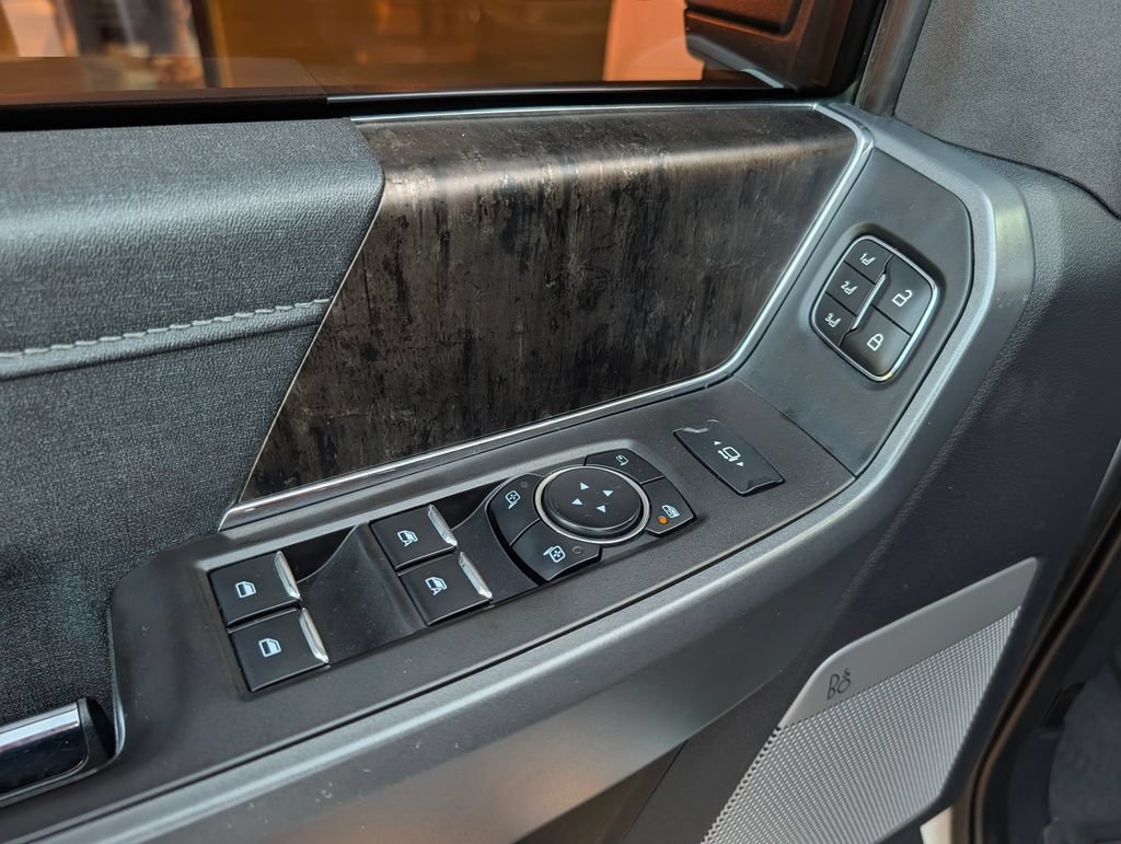 Used 2024 Ford F350 Lariat AWD/4WD image 9
