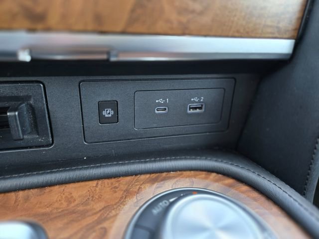 Used 2023 Nissan Armada SL w/ Captain's Chairs Package image 34