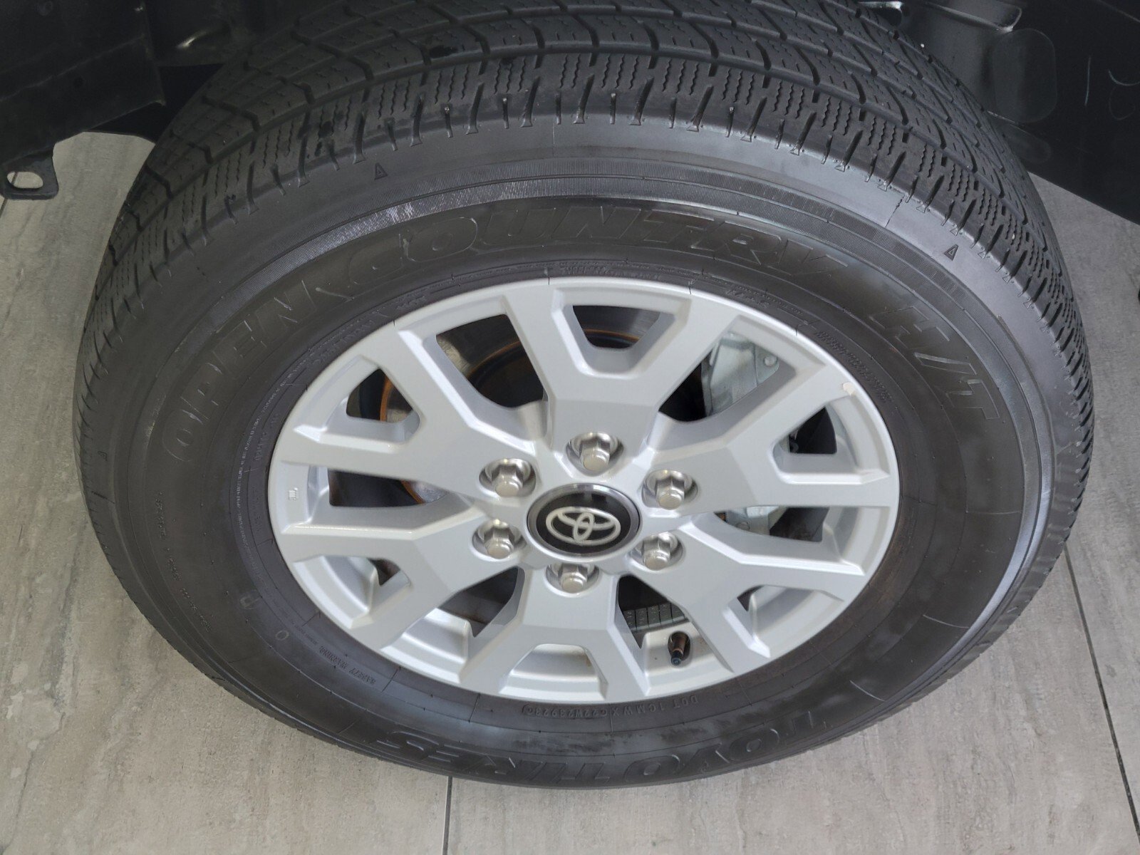 Used 2024 Toyota Tacoma SR5 AWD/4WD image 9