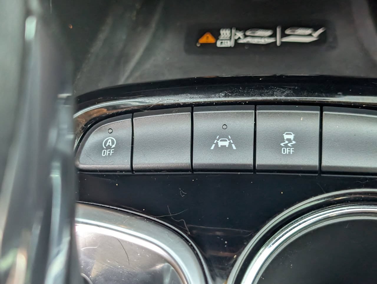 Used 2024 Buick Encore GX Avenir w/ Avenir Technology Package FWD image 17