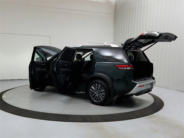 Used 2025 Nissan Pathfinder SL w/ SL Premium Package image 13
