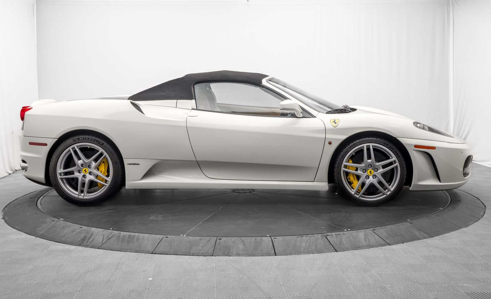 Used 2009 Ferrari F430 Spider RWD image 11