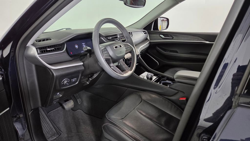 New 2023 Jeep Grand Cherokee L Limited AWD/4WD image 14