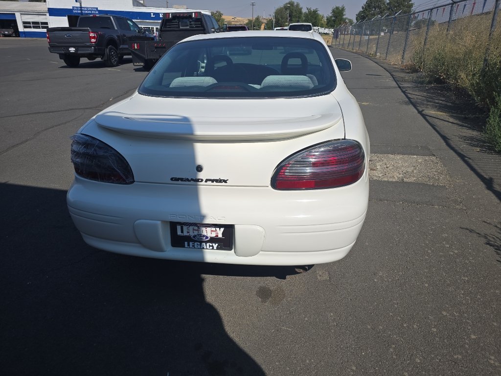 Used 2002 Pontiac Grand Prix SE w/ Widetrack Smart Pkg FWD image 5
