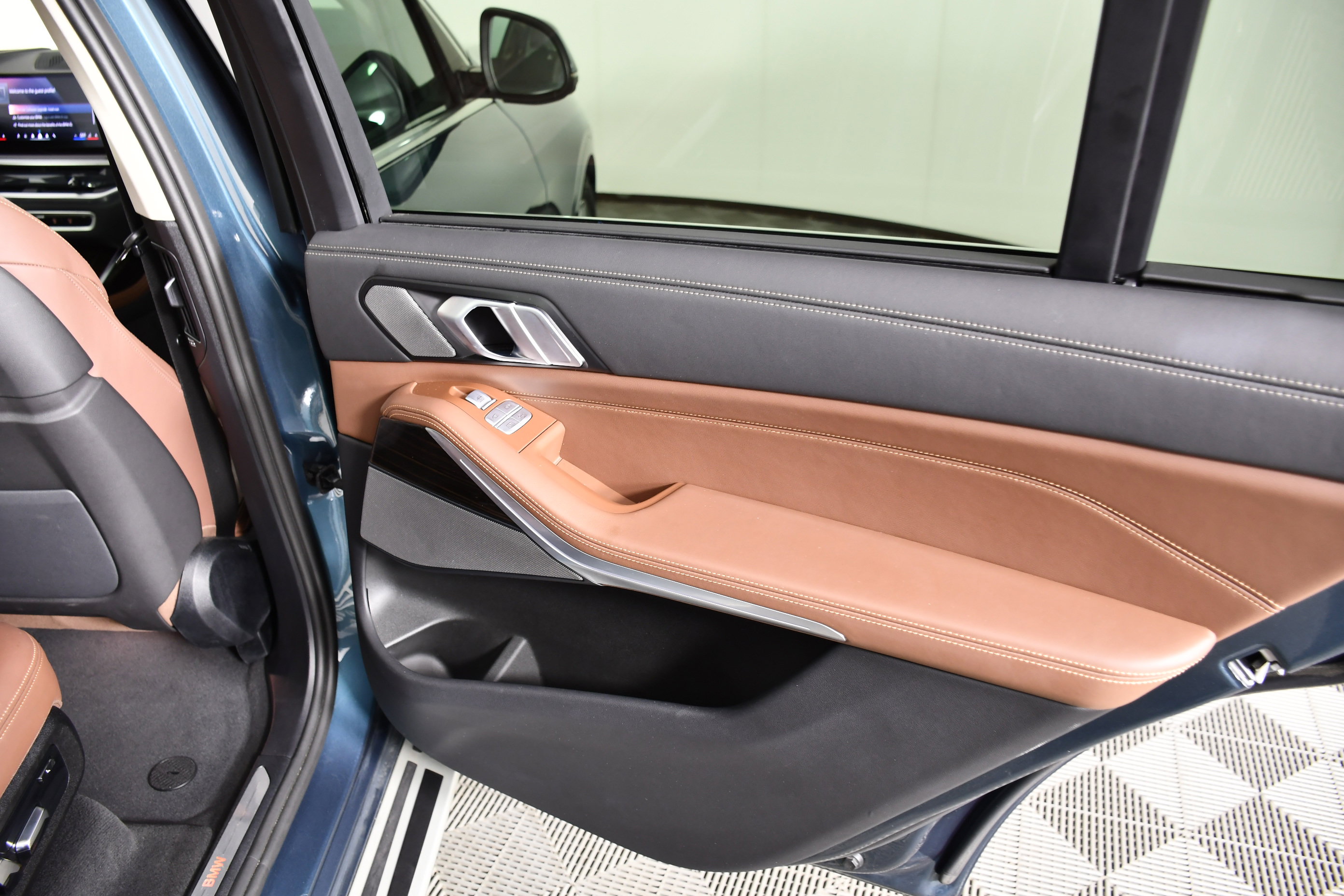 Used 2025 BMW X7 xDrive40i image 43