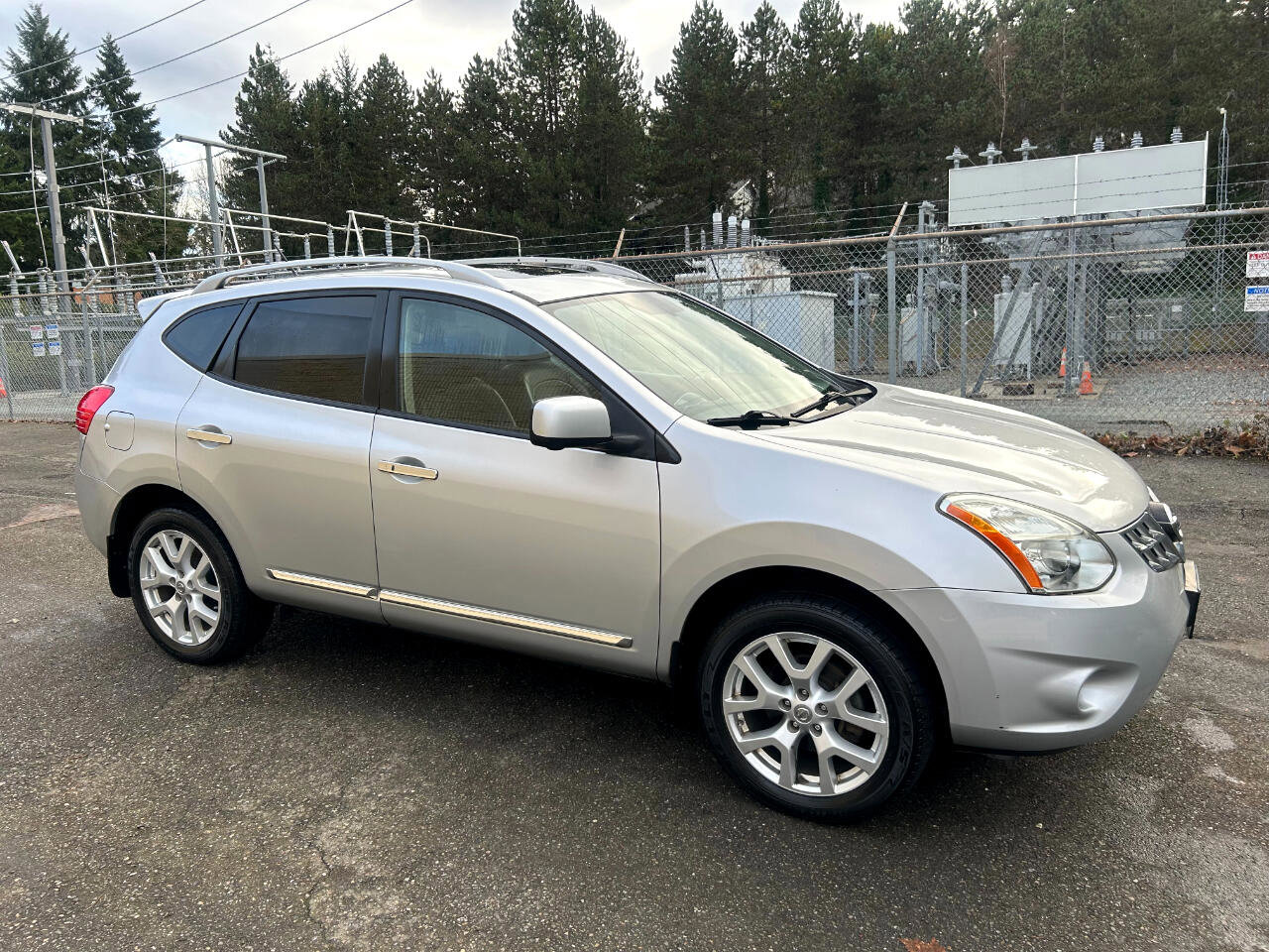 Used 2012 Nissan Rogue SL image 3