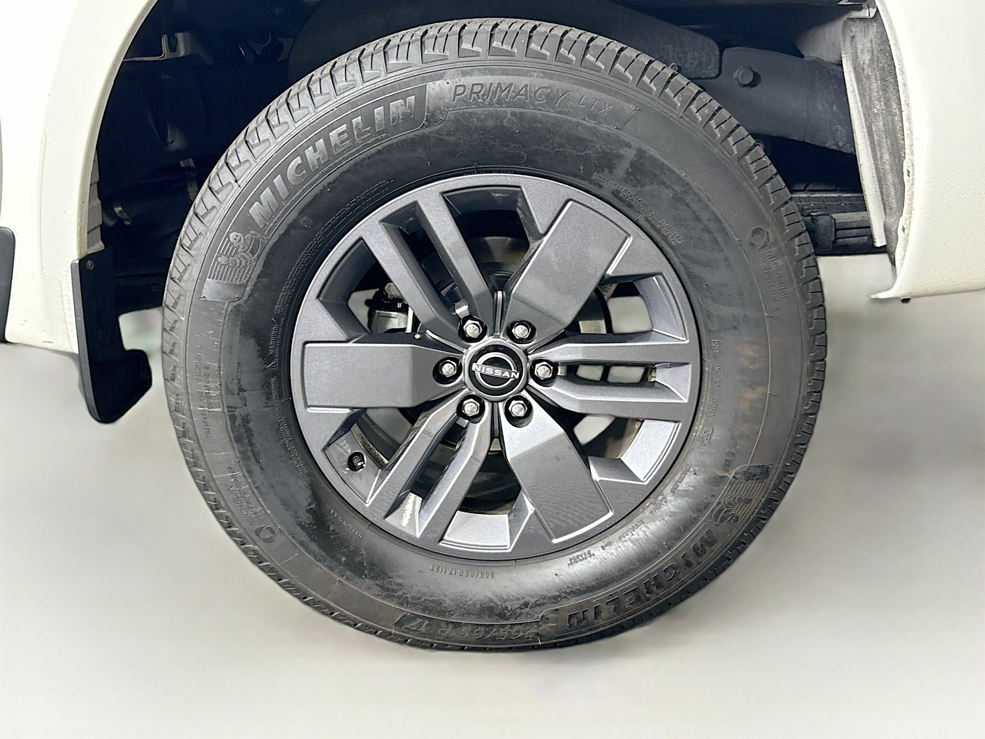 Used 2025 Nissan Frontier SV image 11