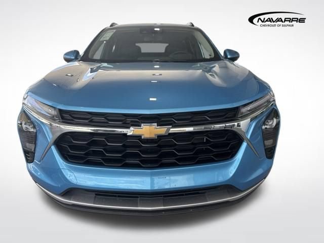 New 2026 Chevrolet Trax LT w/ Driver Confidence Package FWD image 2
