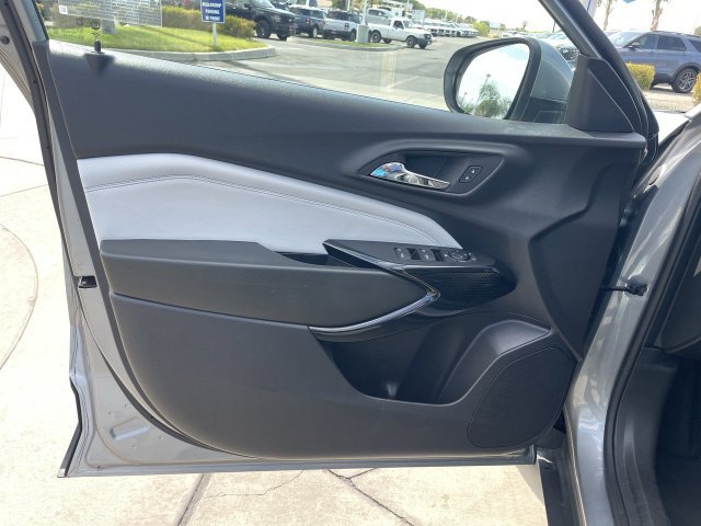 Used 2025 Chevrolet Trax LT FWD image 20