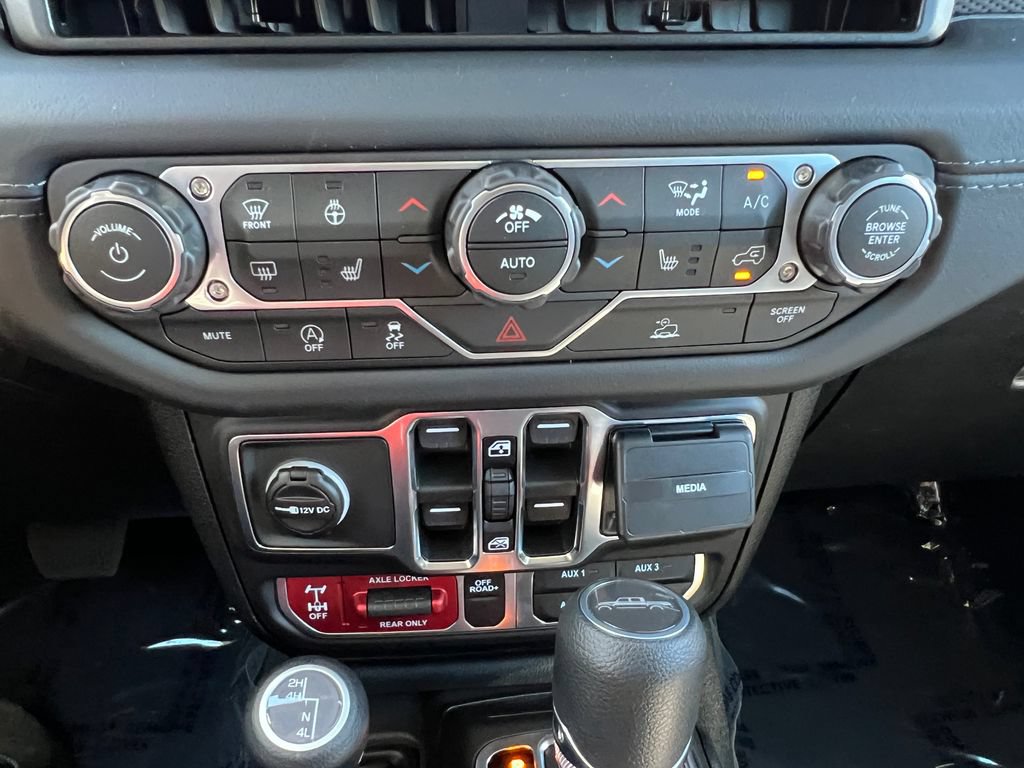 New 2026 Jeep Gladiator Mojave w/ Technology Group AWD/4WD image 24