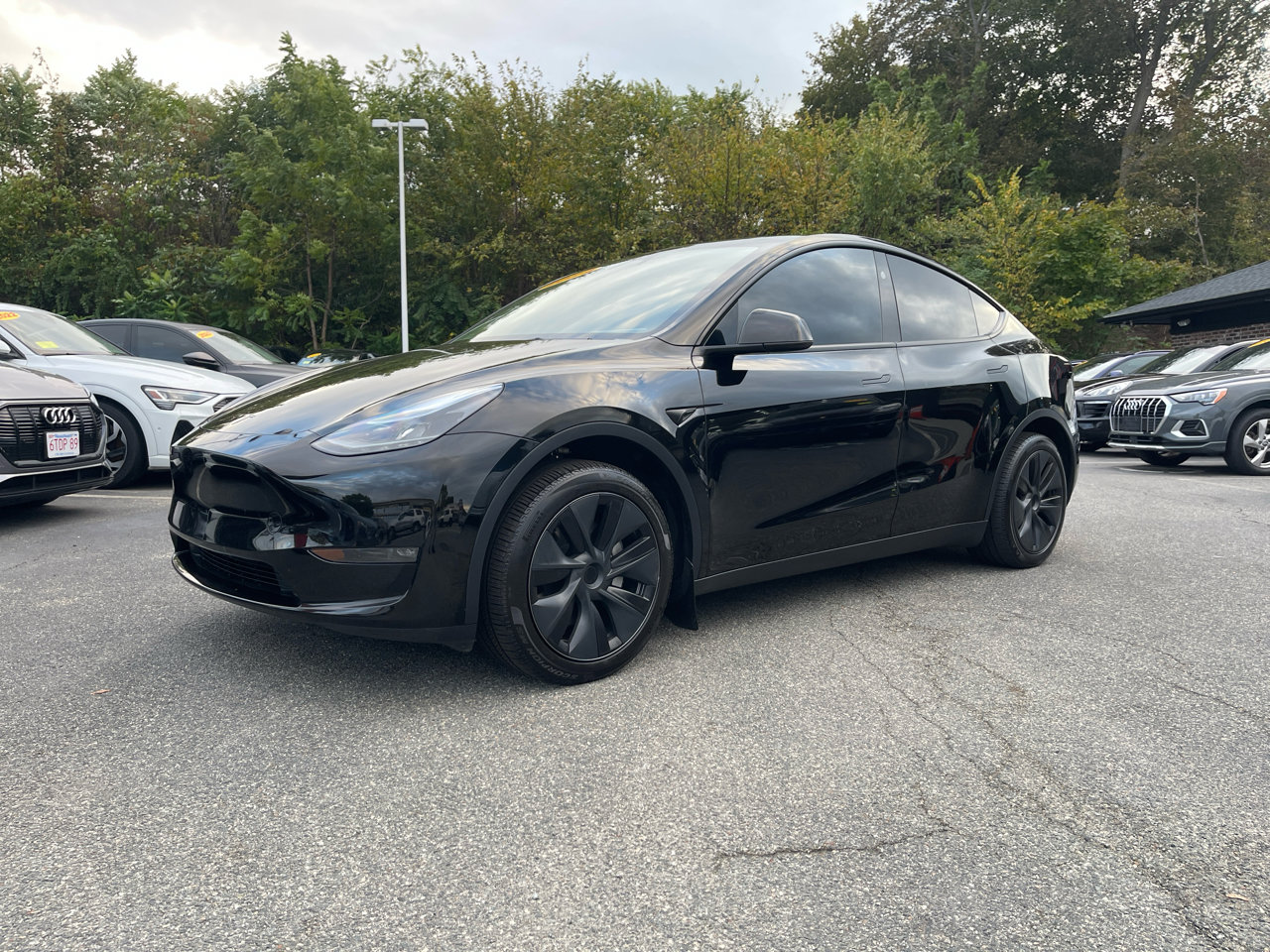 Used 2024 Tesla Model Y Long Range image 4