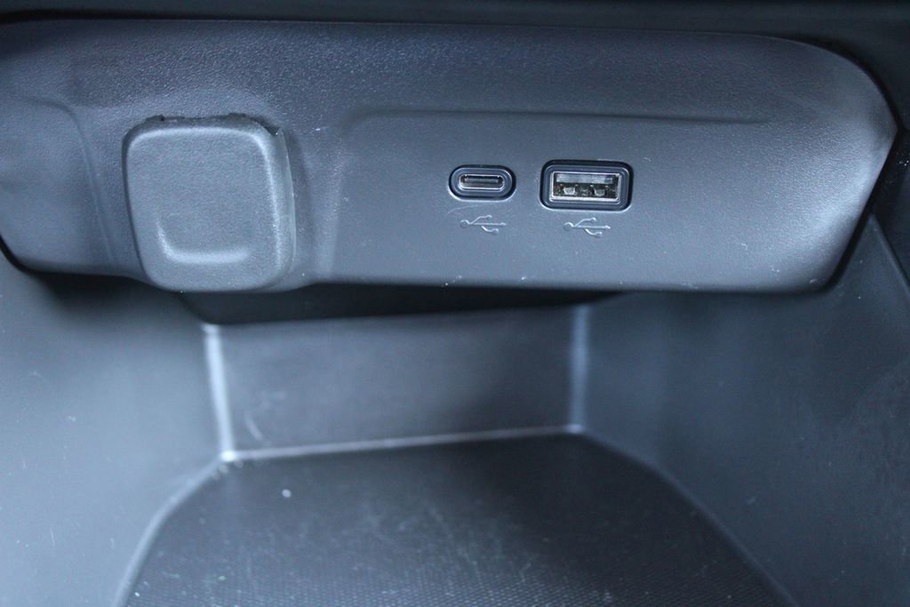 Used 2024 Chevrolet Trax RS image 37