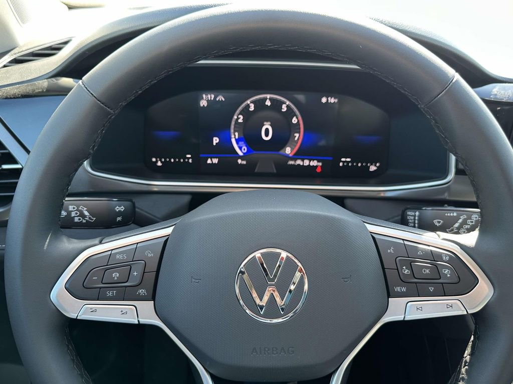 New 2025 Volkswagen Taos SE image 17