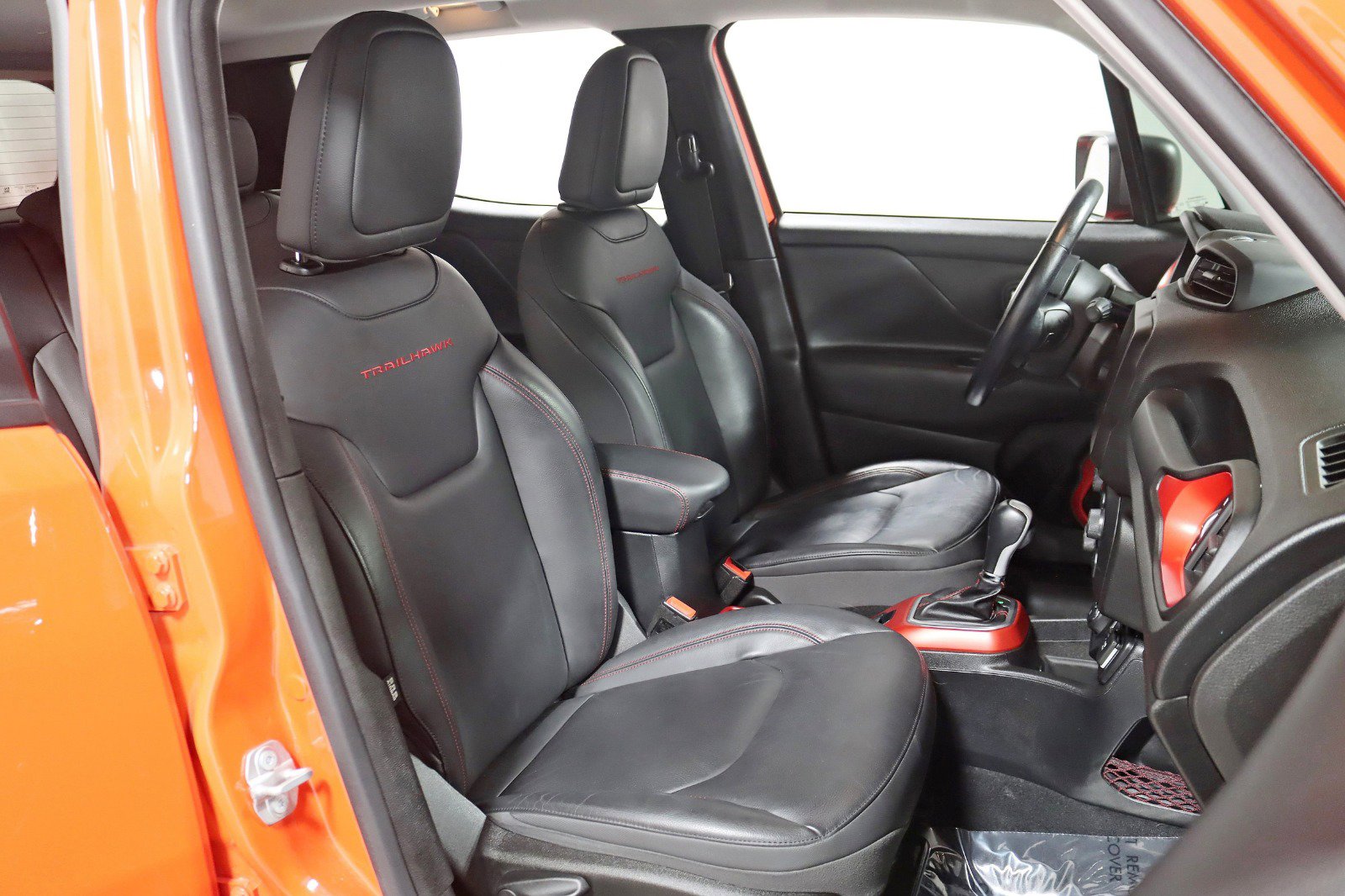 Used 2019 Jeep Renegade Trailhawk AWD/4WD image 27