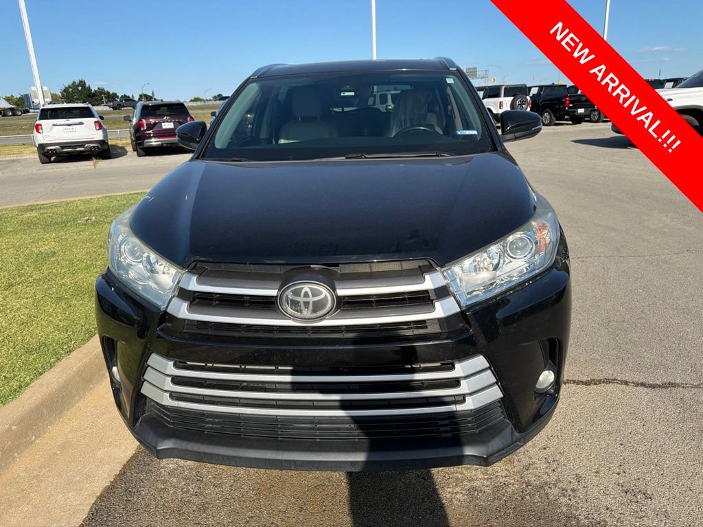 Used 2018 Toyota Highlander XLE AWD/4WD image 2