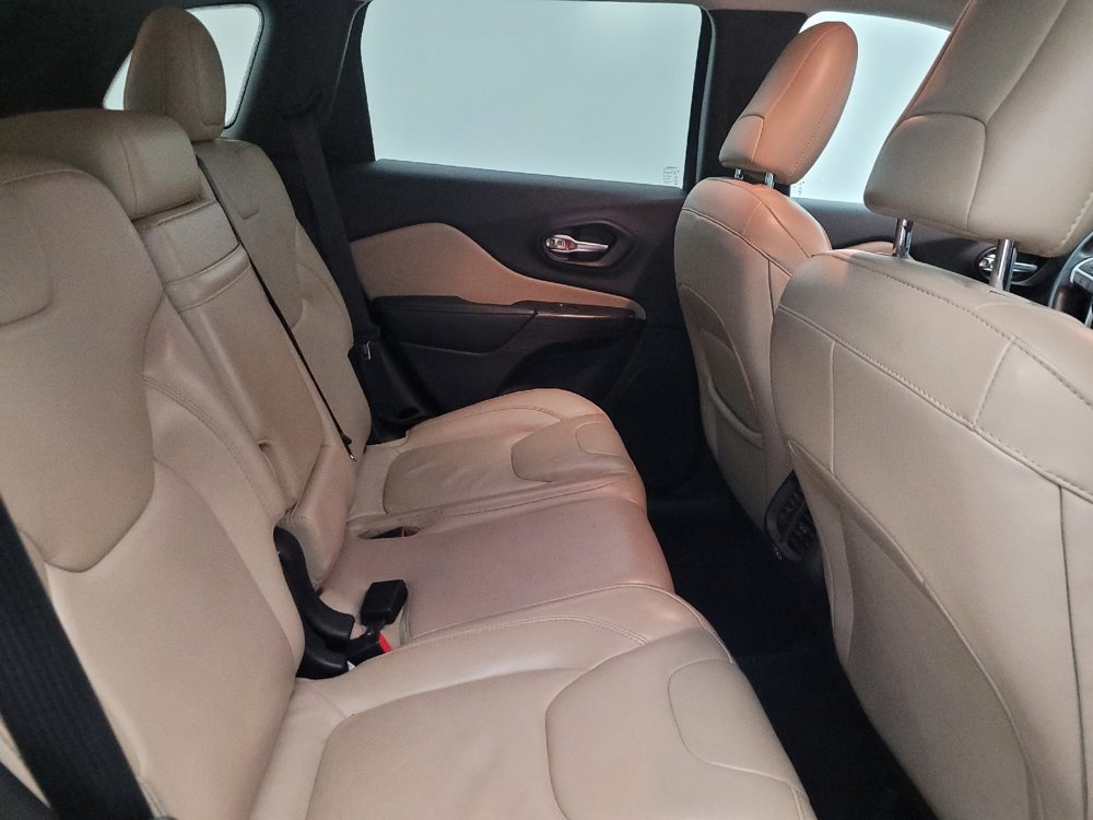 Used 2016 Jeep Cherokee Limited image 19
