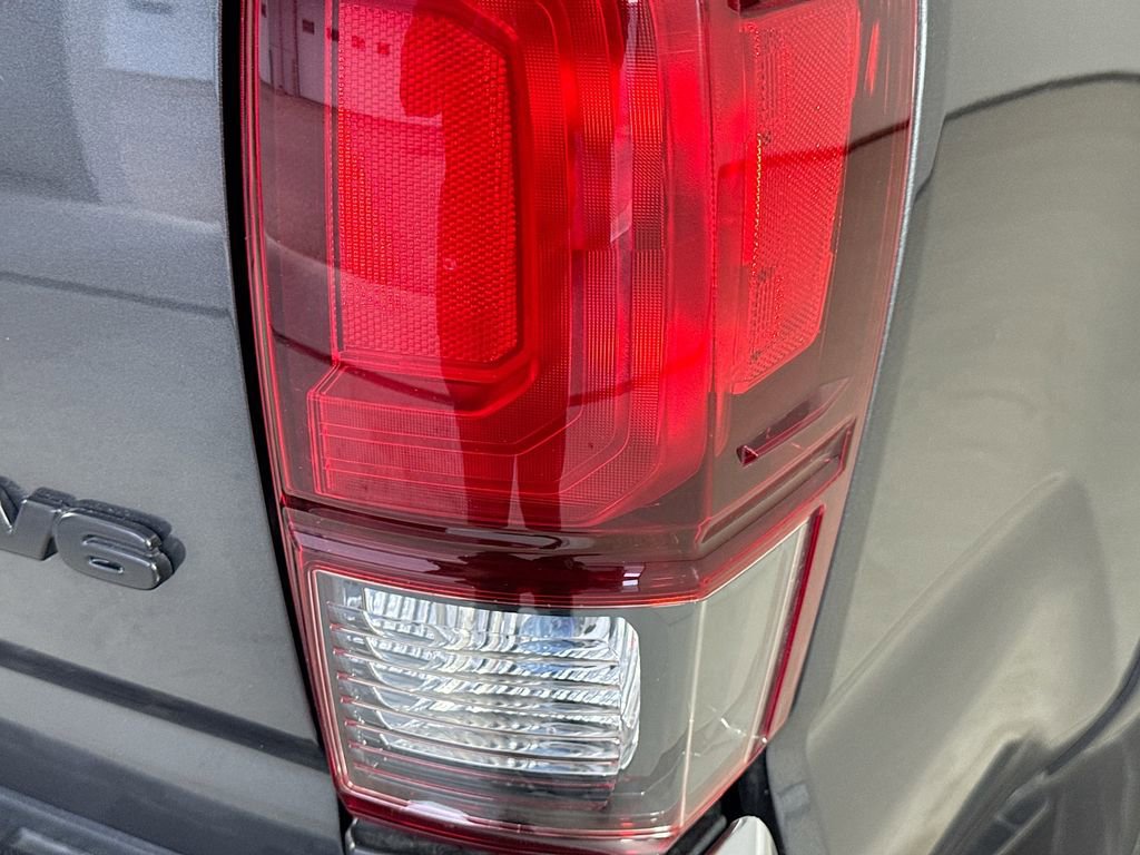 Used 2022 Toyota Tacoma SR5 RWD image 31