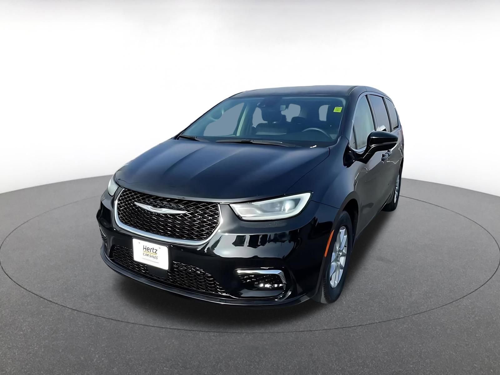 Used 2024 Chrysler Pacifica Touring-L image 7