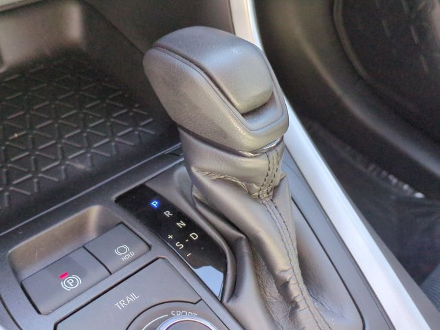 Used 2024 Toyota RAV4 LE AWD/4WD image 24