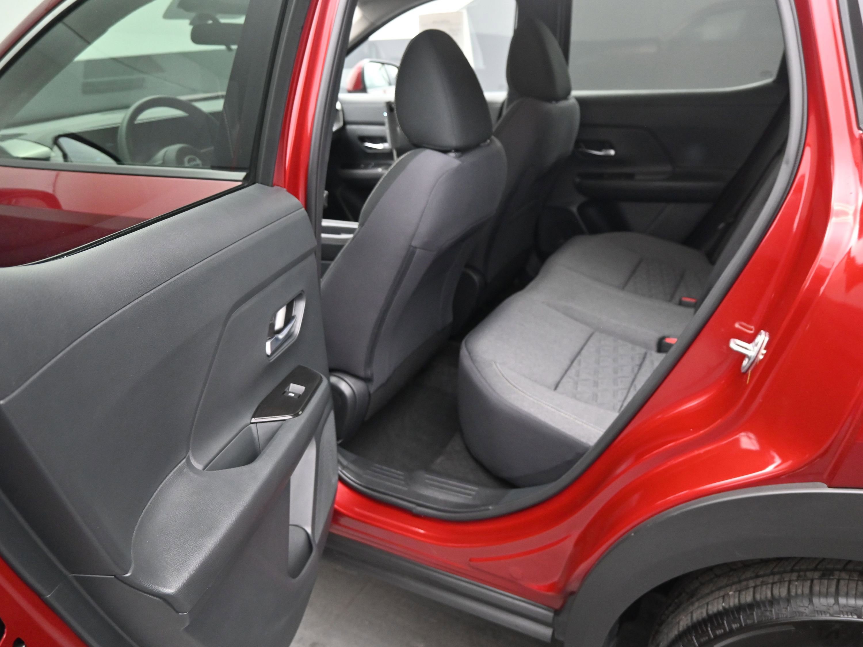 Certified 2025 Nissan Kicks SV image 11