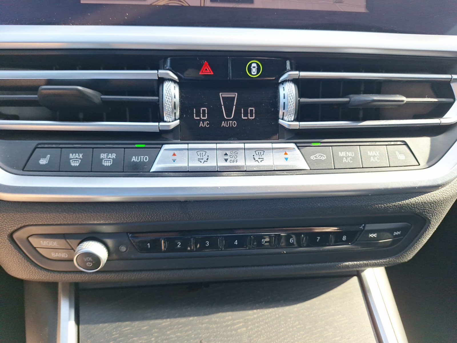 Used 2020 BMW 330i Sedan w/ M Sport Package RWD image 25
