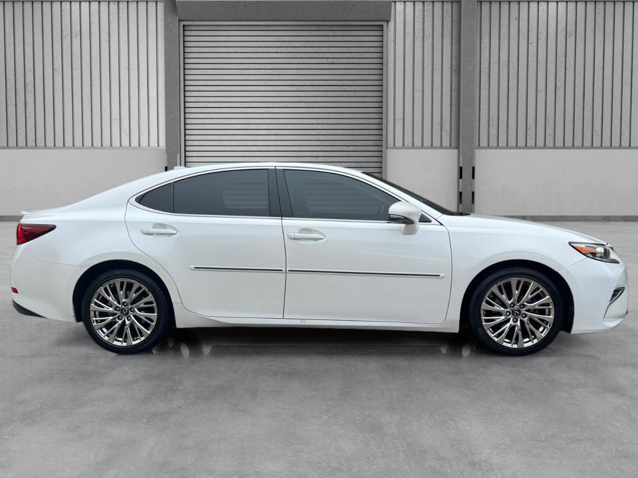 Used 2017 Lexus ES 350 w/ Luxury Package FWD image 32