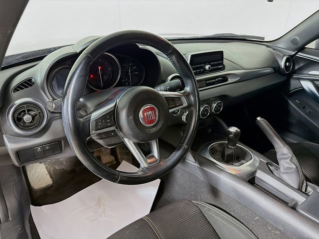 Used 2017 FIAT 124 Spider Classica image 10