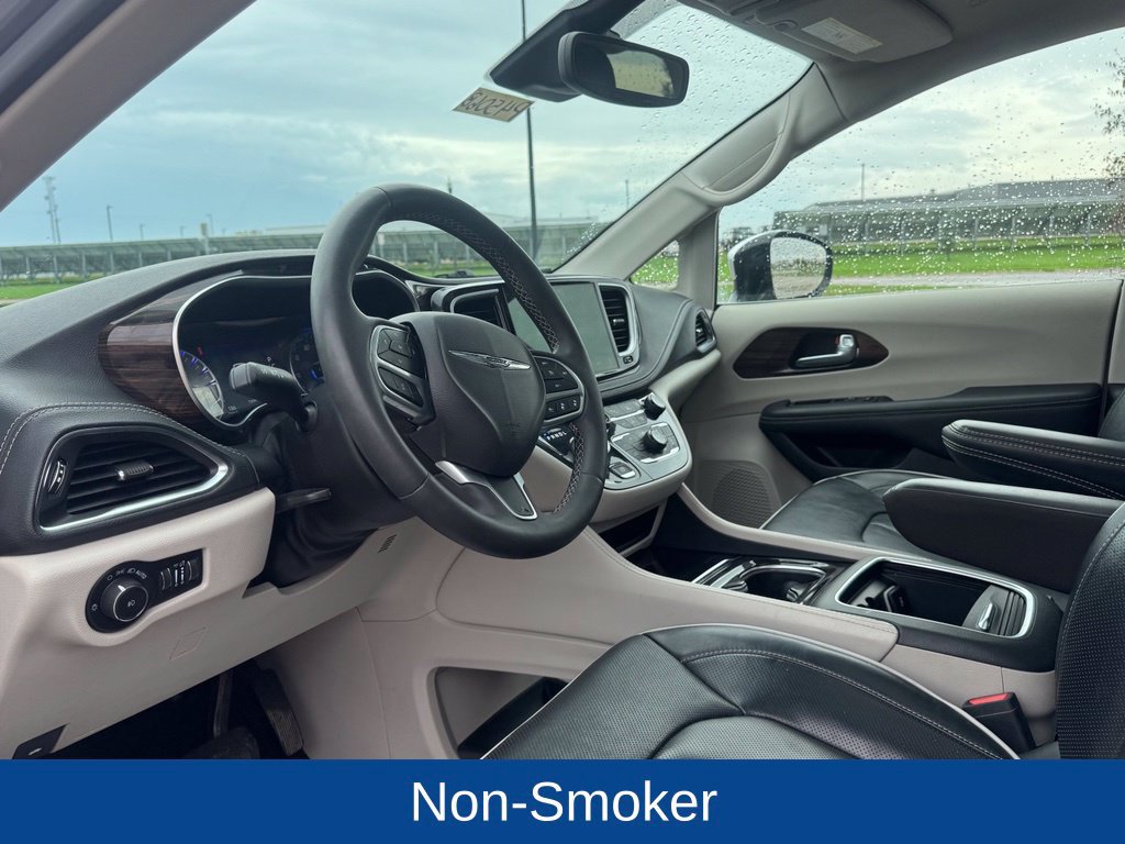 Used 2023 Chrysler Pacifica Limited FWD image 9