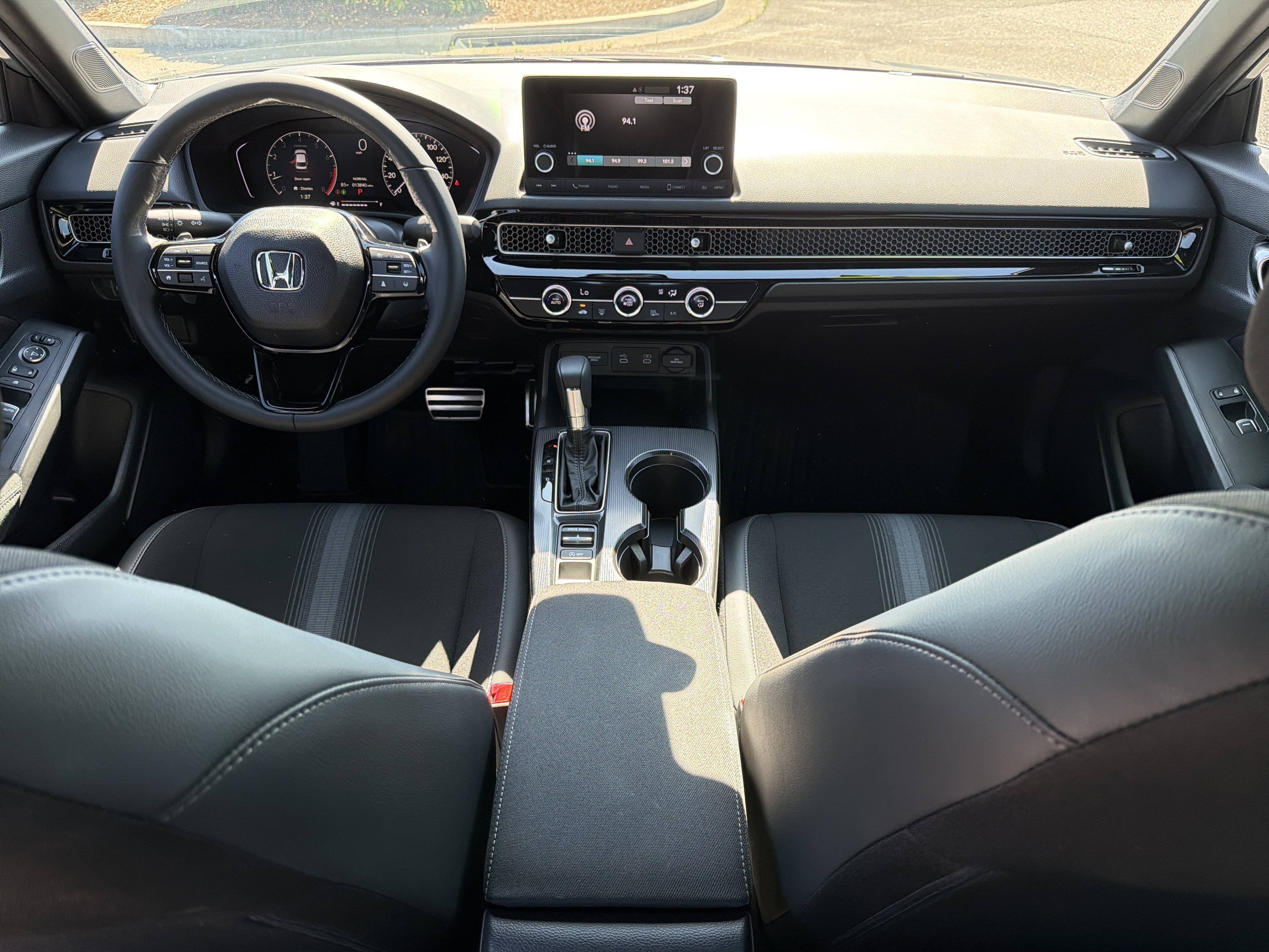 Used 2025 Honda Civic Sport image 4