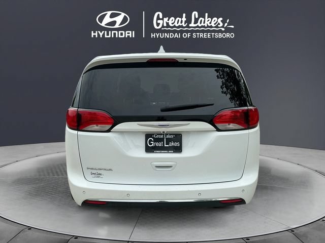 Used 2018 Chrysler Pacifica Touring Plus FWD image 4