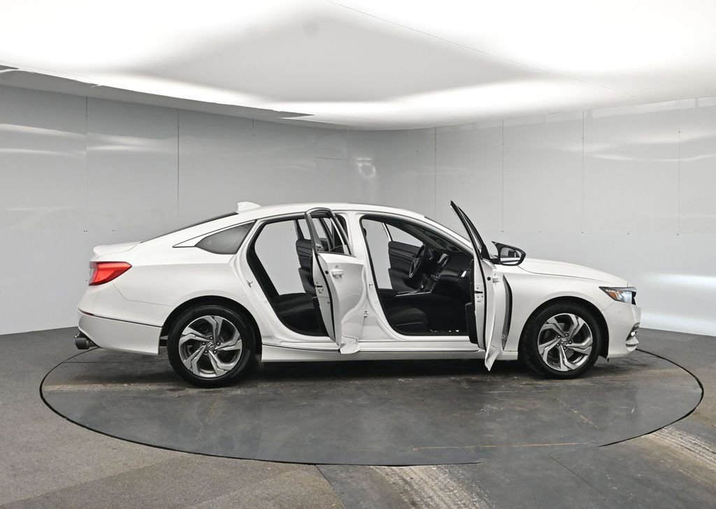Used 2018 Honda Accord EX image 45
