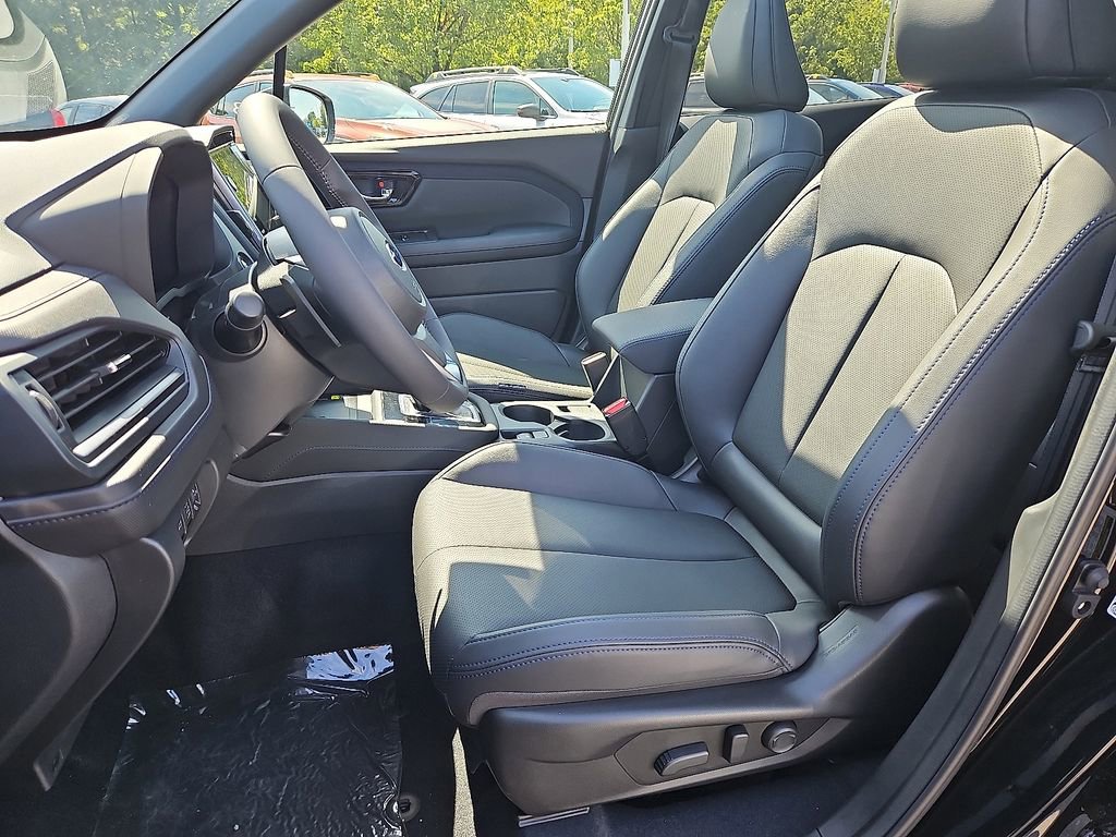 Used 2025 Subaru Forester Limited w/ Popular Package image 9