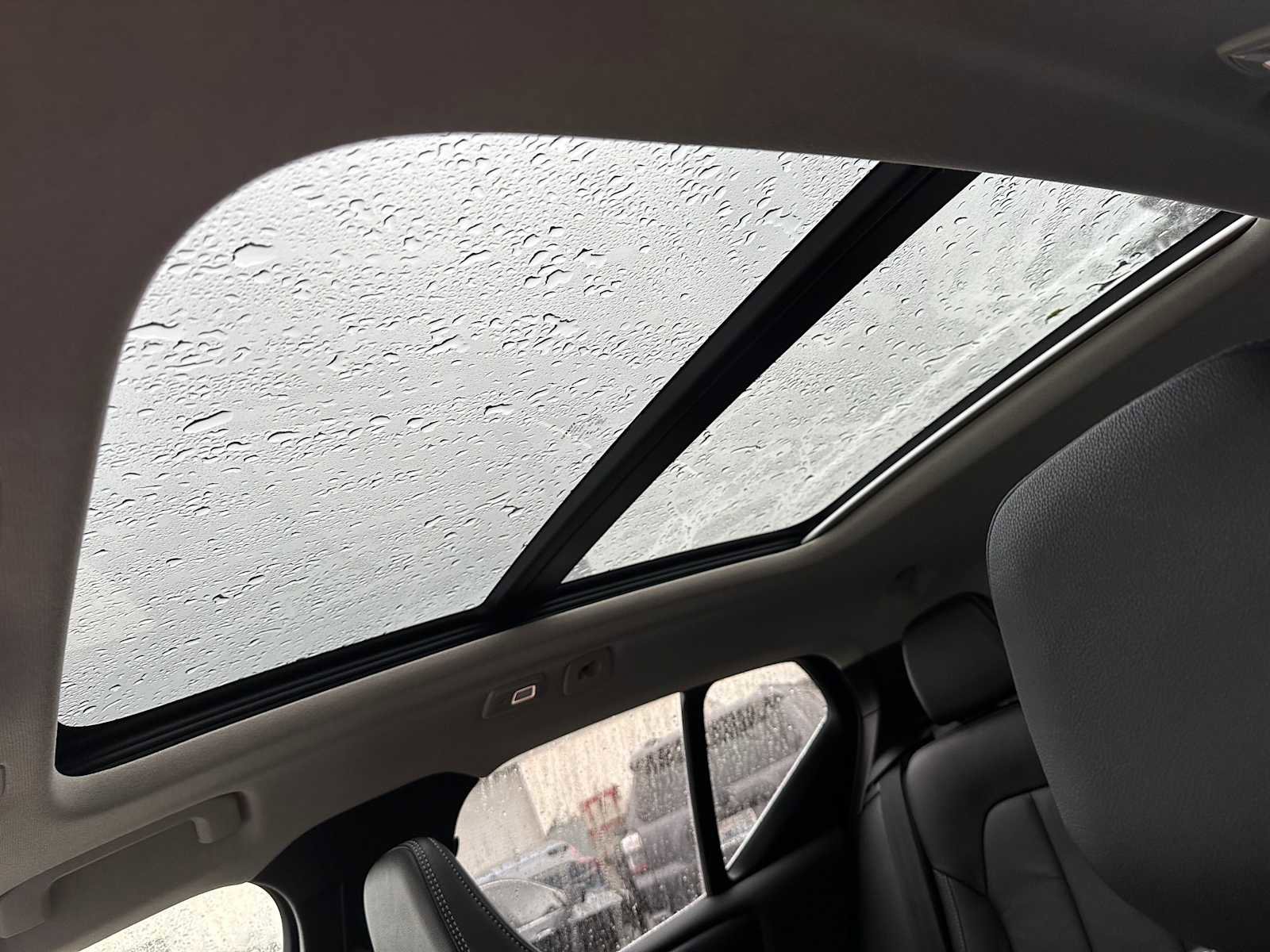 Used 2025 Volvo XC40 B5 Plus w/ Climate Package image 23