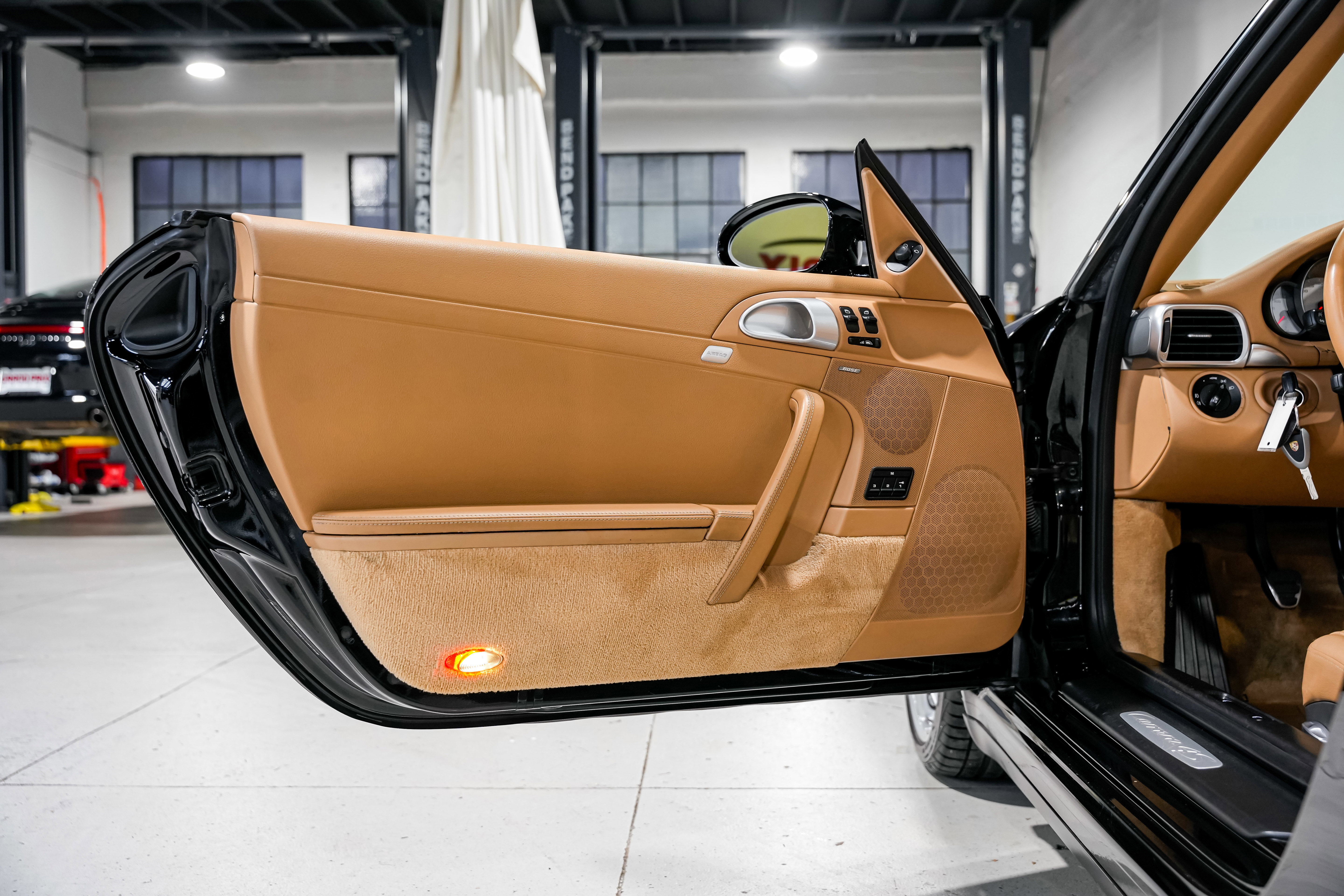 Used 2008 Porsche 911 Carrera 4S image 25