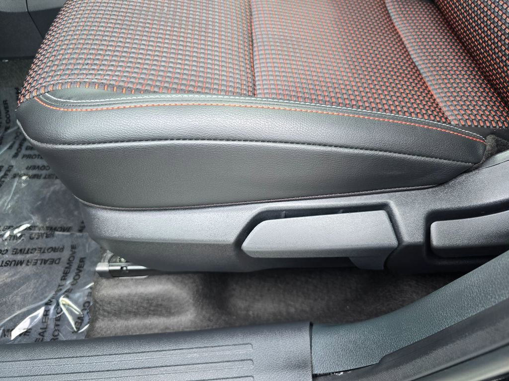 Used 2025 Nissan Kicks SR w/ SR Premium Package FWD image 17