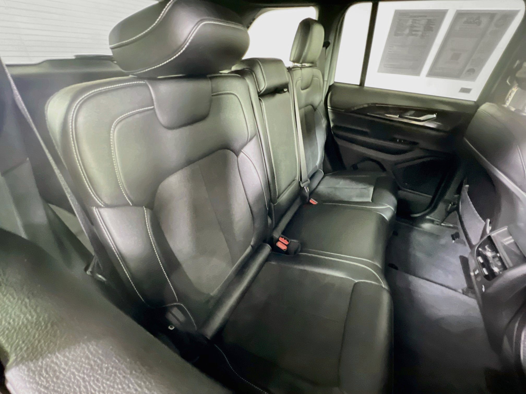 Used 2023 Jeep Grand Cherokee Altitude RWD image 25