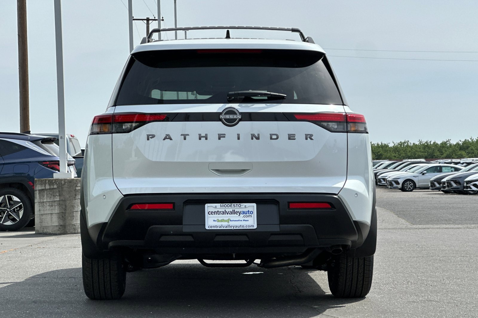 New 2026 Nissan Pathfinder SV image 5