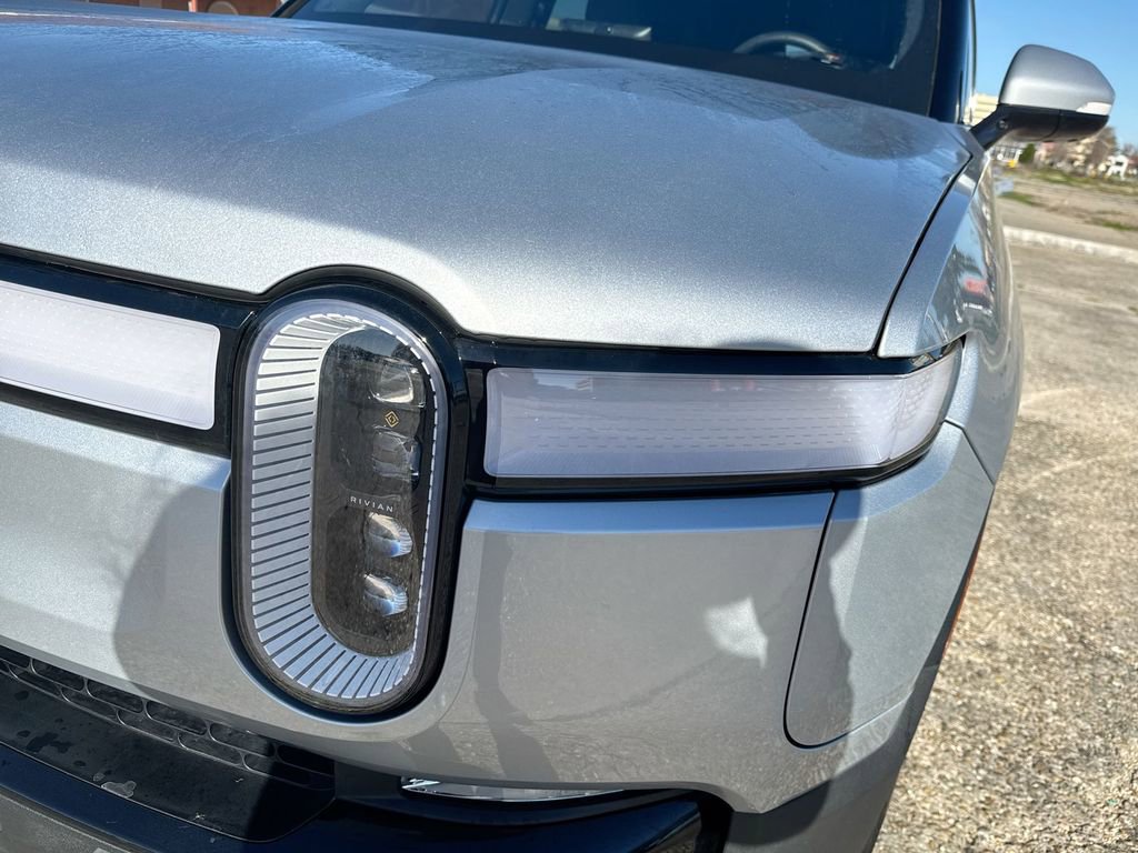 Used 2024 Rivian R1S Adventure image 10