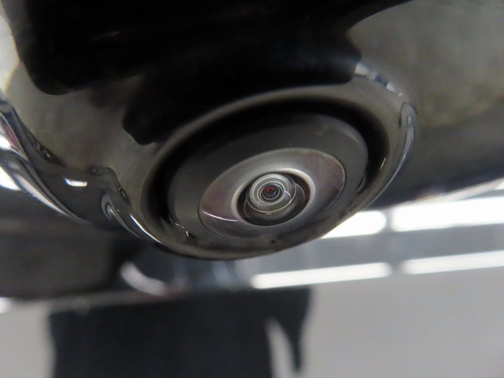 Used 2025 GMC Yukon XL AT4 w/ AT4 Premium Package image 44