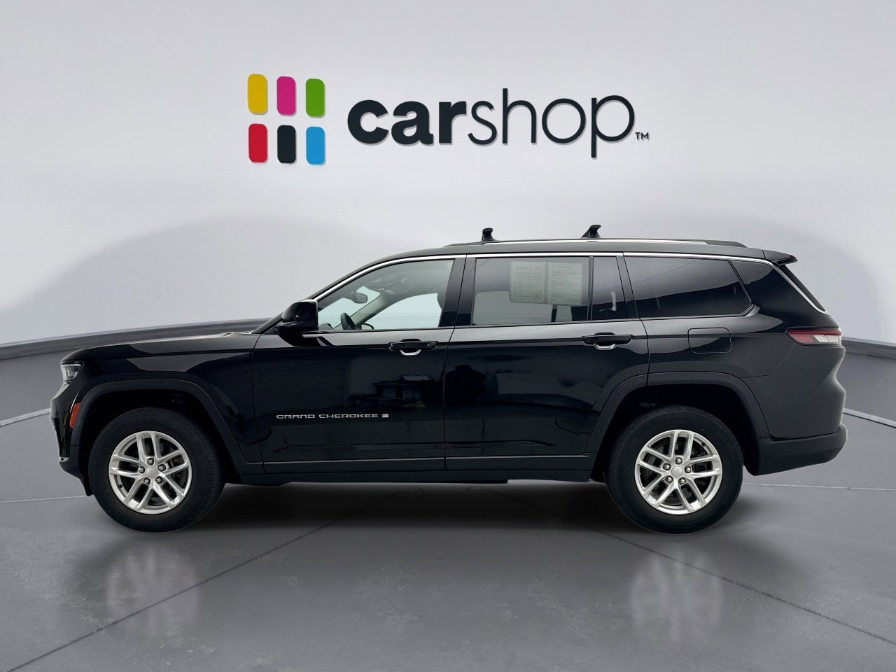 Used 2023 Jeep Grand Cherokee L Laredo image 2