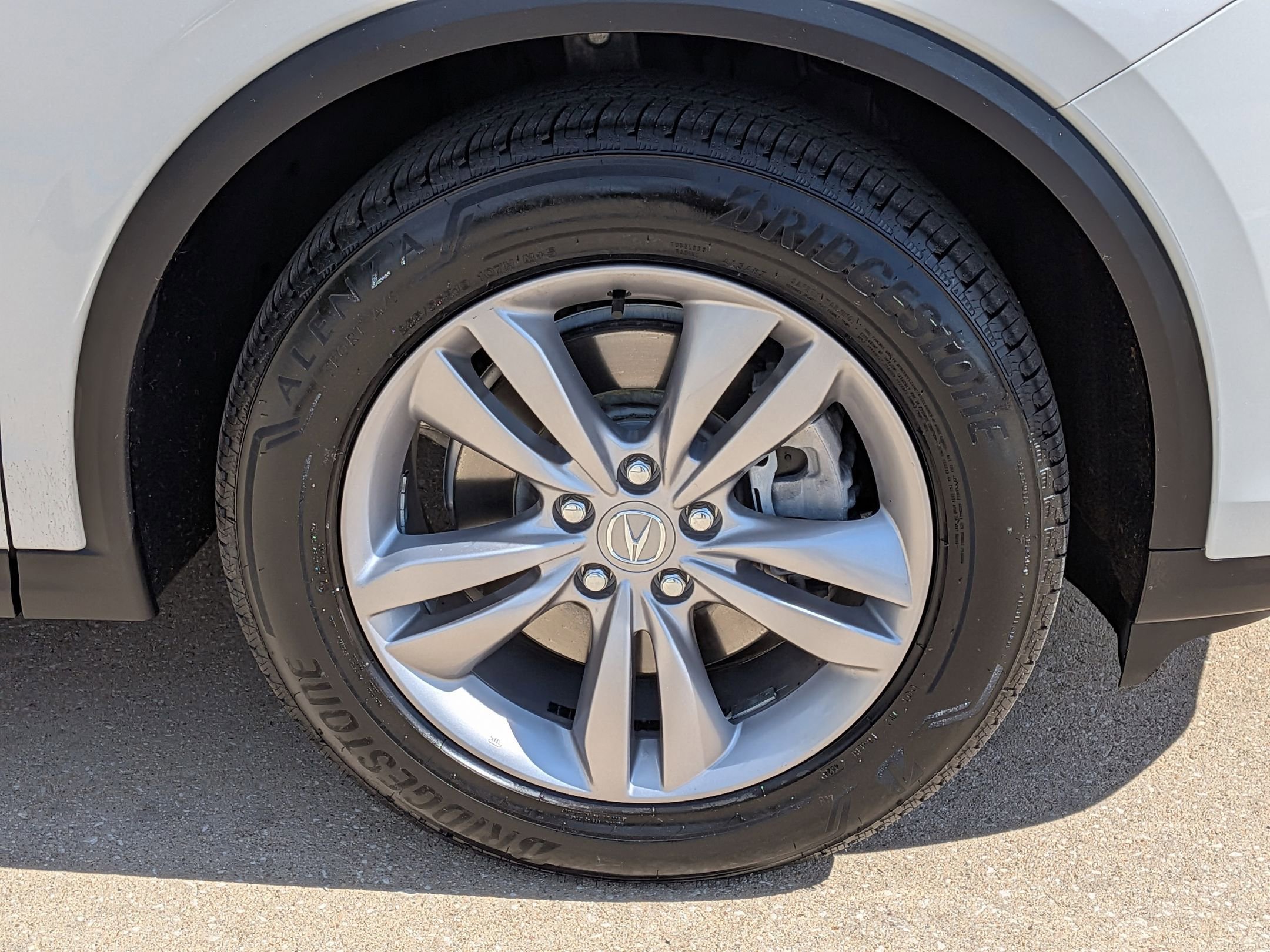 Used 2023 Acura MDX SH-AWD image 32