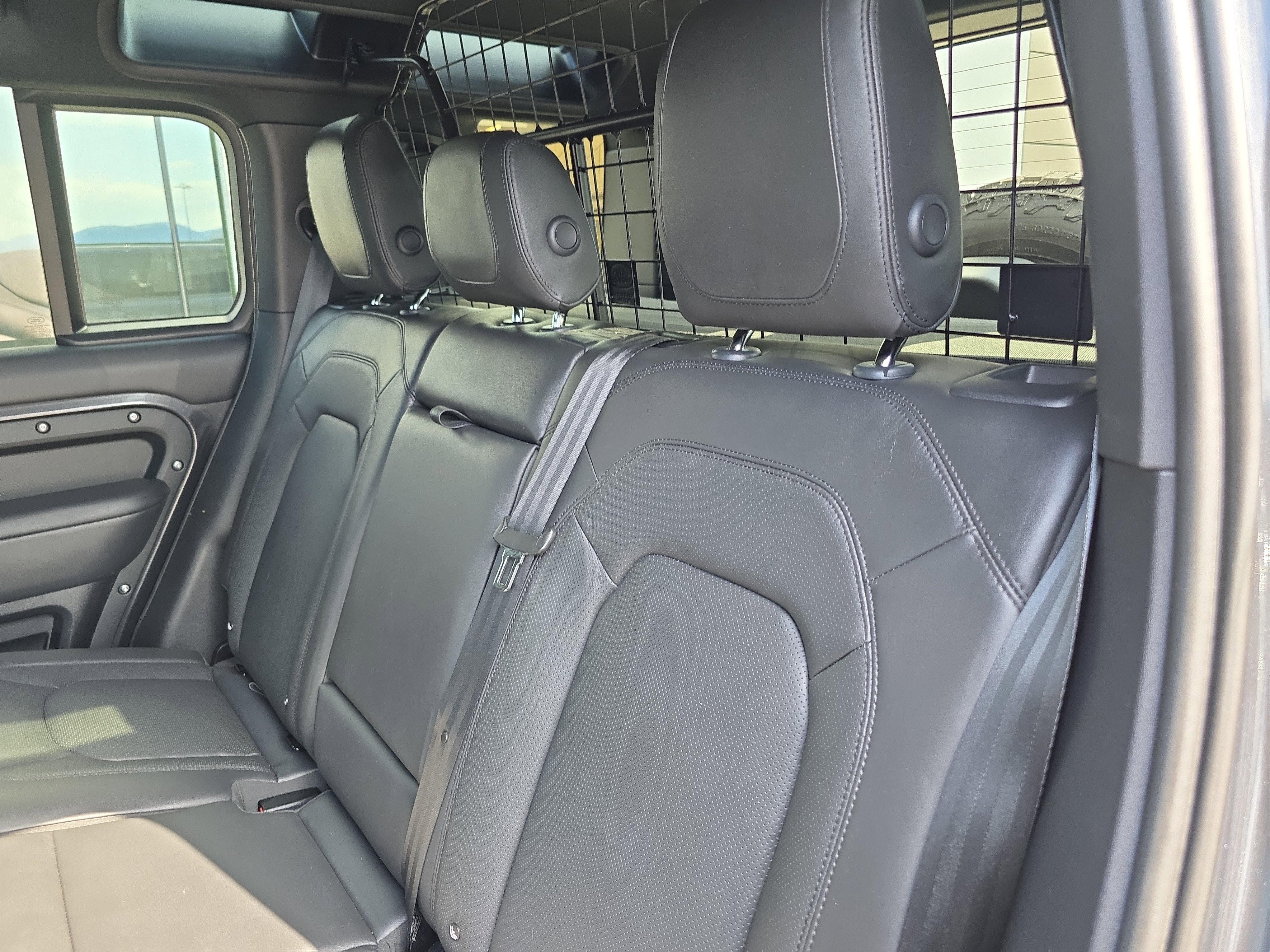 Used 2024 Land Rover Defender 110 Carpathian Edition image 15