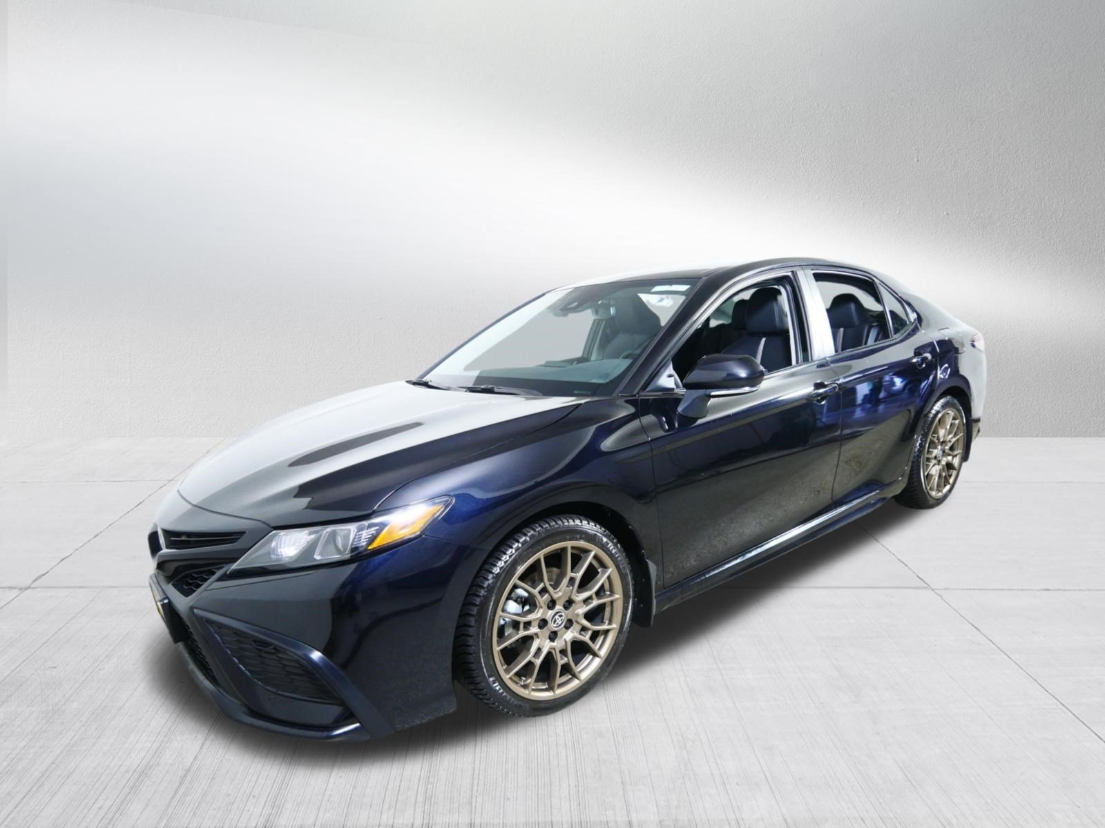 Used 2023 Toyota Camry SE w/ Convenience Package AWD/4WD image 3