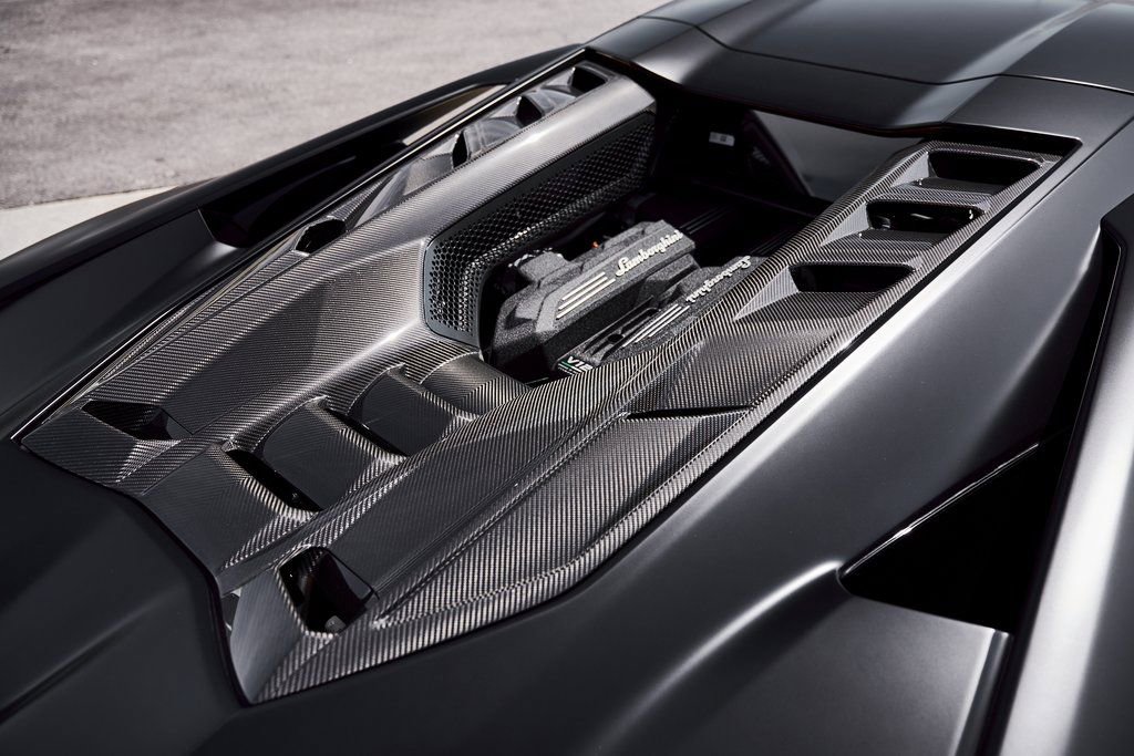 Used 2025 Lamborghini Revuelto image 20