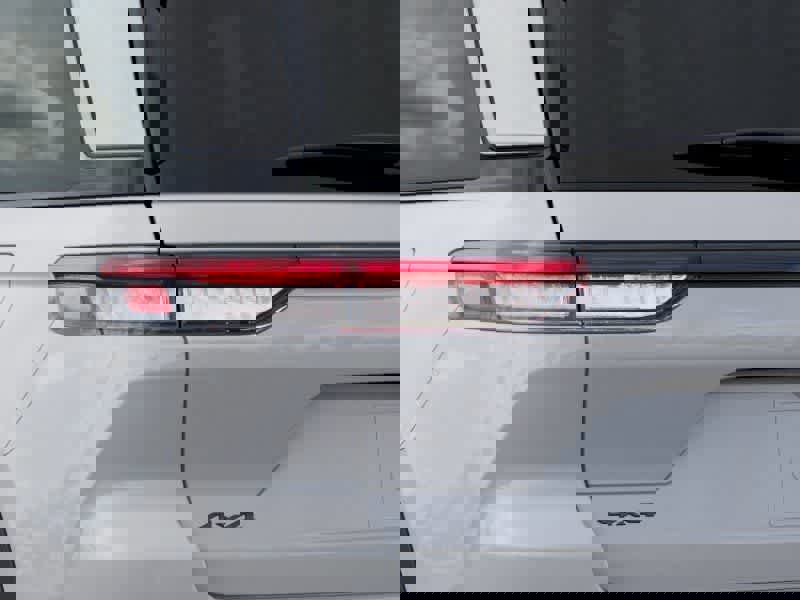 New 2026 Jeep Grand Cherokee Altitude image 9