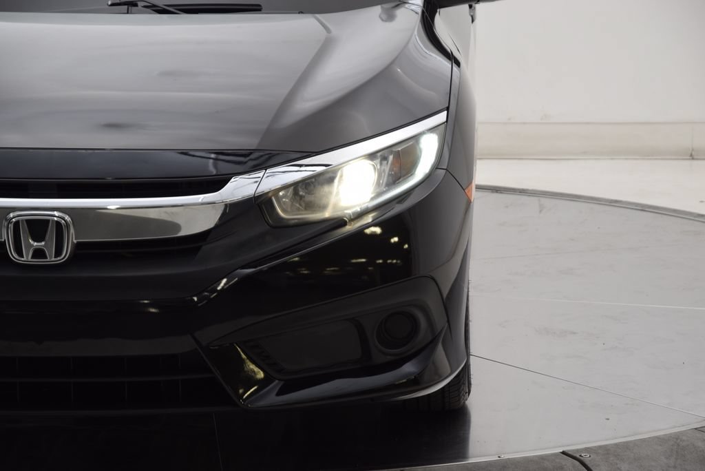 Used 2018 Honda Civic EX image 10