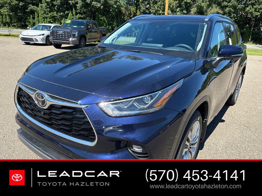 Used 2026 Toyota Highlander Platinum AWD/4WD image 1