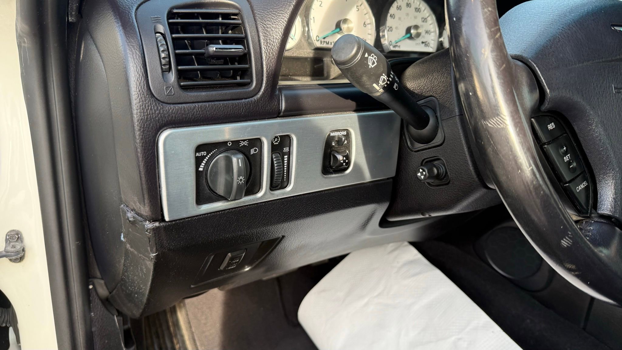 Used 2003 Ford Thunderbird image 61